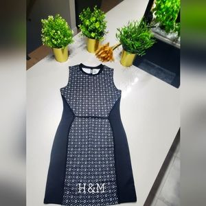 H&M Jolie robe classique de longueur midi